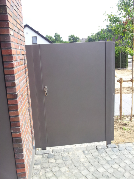 Referenzprojekt Tor beziehungsweise Toranlage aus Metall (2)