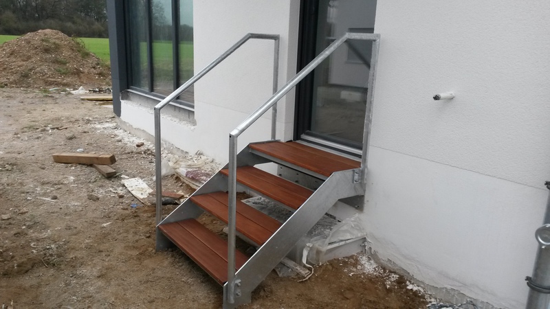 Referenzprojekt Metalltreppe mit Geländer (5)